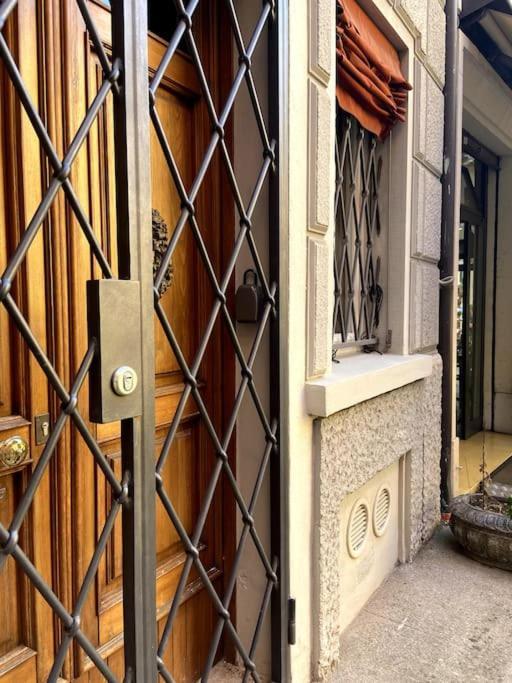 Ground Floor Luxe Historic Studio City Centre Apartment Bologna Exterior foto